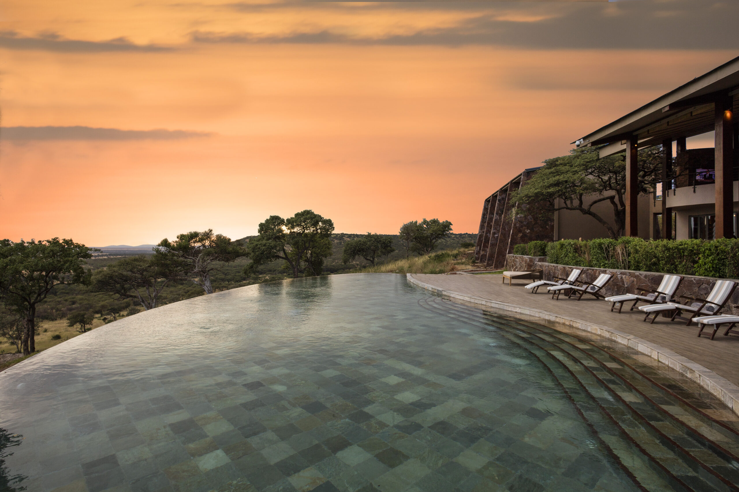305MeliaSerengetiLodge-Pool_Sunset